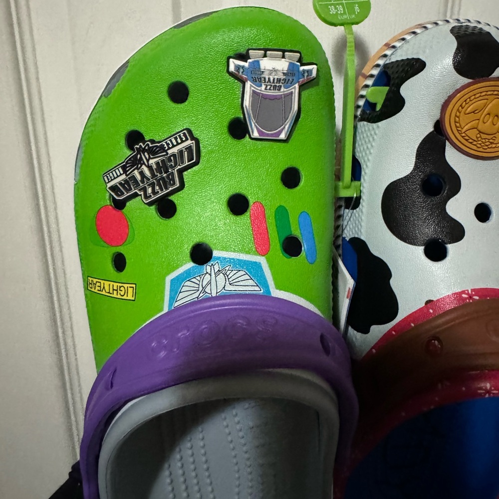 Crocs Disney Toy Story shoes - Picture 6 of 7